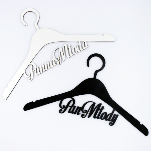 wieszaki ślubne panna młoda i pan młody.png